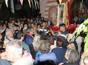 Λιτανεία του Επιταφίου της Παναγίας στα Ψαχνά
