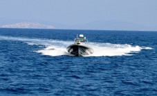 ΚΑΡΥΣΤΟΣ: Λαχτάρα για δύο επιβαίνοντες σε ταχύπλοο σκάφος αναψυχής - Έβαλε νερά στα ανοιχτά της παραλίας Ποτάμι