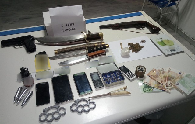 ΑΙΔΗΨΟΣ: Συλλήψεις για κοκαΐνη στο λιμάνι (pic)