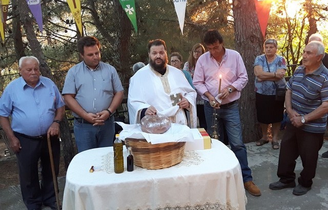 ΣΕΤΑ: Πανηγύρι σε γραφικό εκκλησάκι μέσα στο δάσος