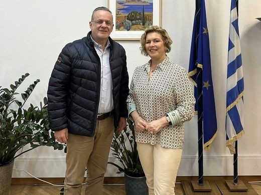 ΖΕΜΠΙΛΗΣ: Βγαίνει προκήρυξη για να προσληφθούν 10 διασώστες για το ΕΚΑΒ Μαντουδίου