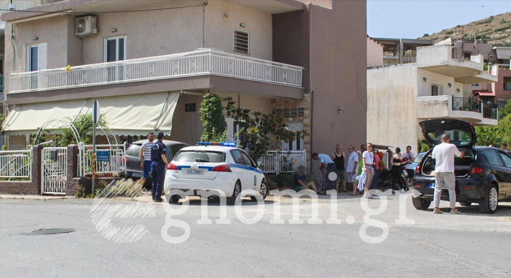 ΧΑΛΚΙΔΑ: Αυτοκίνητο γκρέμισε μαντρότοιχο στην οδό Δημάρχου Σκούρα