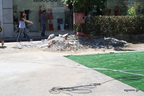 Τα αμάξια φεύγουν, τα μπάζα ποτέ!