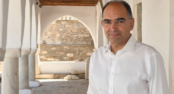 ΠΑΡΟΣ: Συνελήφθησαν δήμαρχος αντιδήμαρχος και δύο ακόμη άτομα