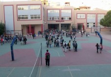 ΧΑΛΚΙΔΑ: Εξωσχολικοί χάλασαν το πάρτι των μαθητών του 1ου Γυμνασίου