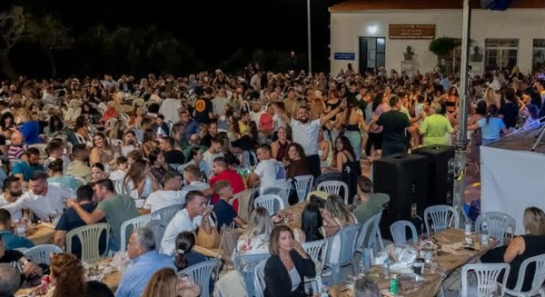 ΚΑΨΑΛΑ ΚΑΡΥΣΤΙΑΣ: Χιλιάδες κόσμου στο πανηγύρι