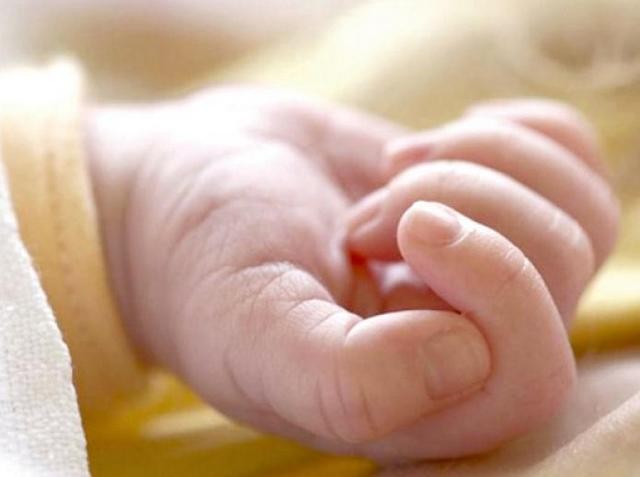 Βρέφος 2,5 μηνών από την Αμαλιάδα άφησε την τελευταία του πνοή