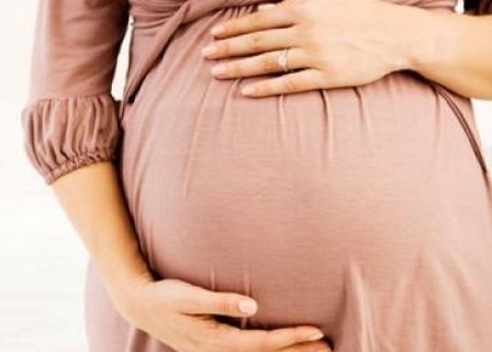 Εξωσωματικές: Στο υπουργικό το νέο πλαίσιο, αυξάνεται το ηλικιακό όριο