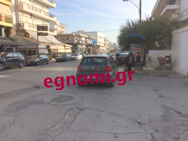 ΧΑΛΚΙΔΑ: Χαμός με τα σταθμευμένα ΙΧ