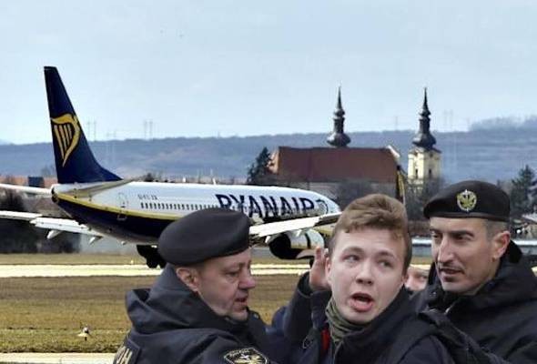 ΑΕΡΟΠΕΙΡΑΤΙΑ-RYANAIR: Συγκλονιστική μαρτυρία Ελληνα επιβάτη (VIDEO)