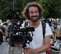 «Ελληνες, ίσως να εφηύρατε το νέο περιεχόμενο της δημοκρατίας»!