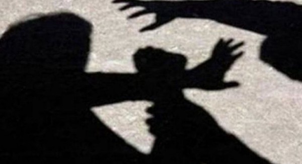 ΧΑΛΚΙΔΑ: Τρία άτομα επιτέθηκαν φραστικά σε γυναίκα επειδή βάζει φαγητό σε γάτες