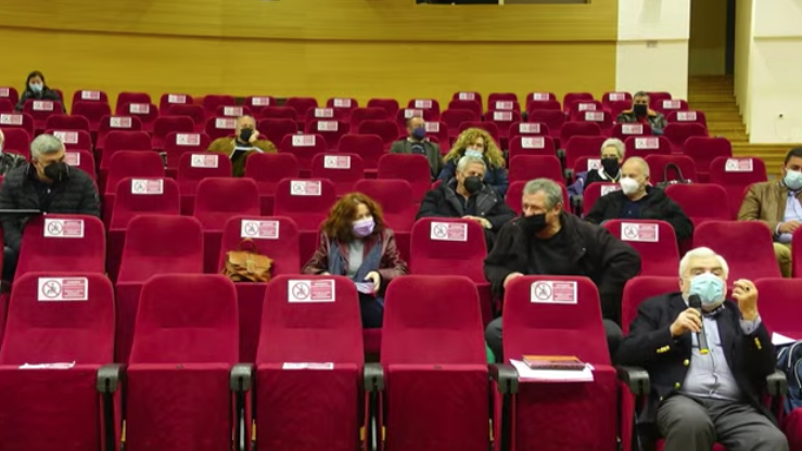 ΔΗΜΟΤΙΚΟ ΣΥΜΒΟΥΛΙΟ ΧΑΛΚΙΔΑΣ: Σφυροκόπημα στην Ελενα Βάκα για τα σκουπίδια