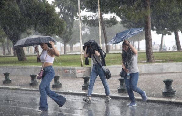 ΕΚΤΑΚΤΟ ΔΕΛΤΙΟ ΚΑΙΡΟΥ: Έρχονται καταιγίδες από το βράδυ του Σαββάτου
