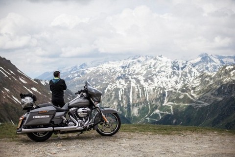 Ταξίδεψε δωρεάν με Harley και κέρδισε 25.000 ευρώ και τη μηχανή!