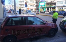 ΧΑΛΚΙΔΑ: Επιτέλους η Τροχαία άρχισε να κόβει κλήσεις στα παράνομα παρκαρισμένα οχήματα στη Βενιζέλου