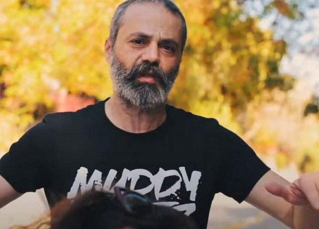 ΒΟΙΩΤΙΑ: Ψάχνουν τον οδηγό οχήματος που σκότωσε και εγκατέλειψε τον ράπερ Οδυσσέα Τσιαμπόκαλο