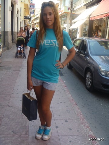 Δεν αφήνει νησί για νησί!