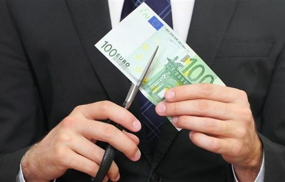 ΟΙΚΟΝΟΜΙΑ: Ψαλιδισμένο και σε πολύ λιγότερους φετινό κοινωνικό μέρισμα