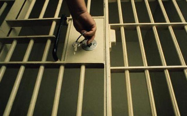 Ισοβίτης μαχαίρωσε 27χρονο κρατούμενο σε φυλακή της Στερεάς Ελλάδας