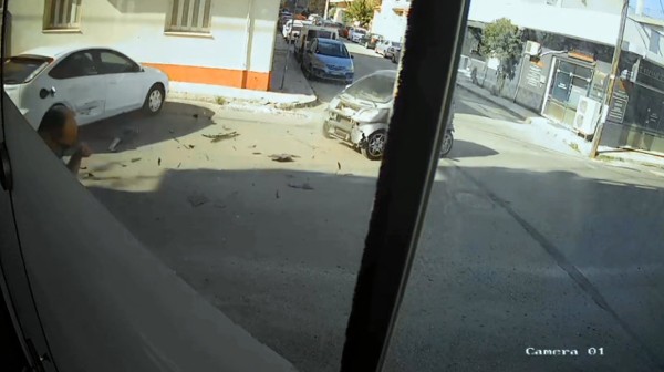 ΧΑΛΚΙΔΑ: Σφοδρή σύγκρουση δύο αυτοκινήτων το απόγευμα της Τετάρτης (VIDEO)