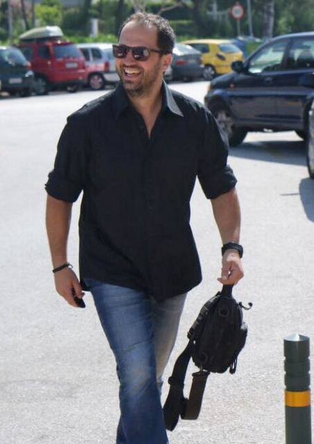Μυστικός γάμος για τον βασιλιά του ελληνικού πορνό