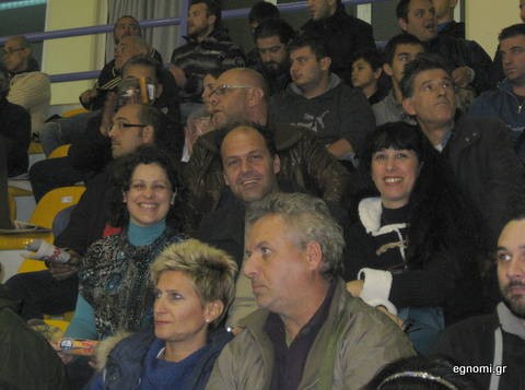 Υπήρχε και ... γραμματεία στην εξέδρα