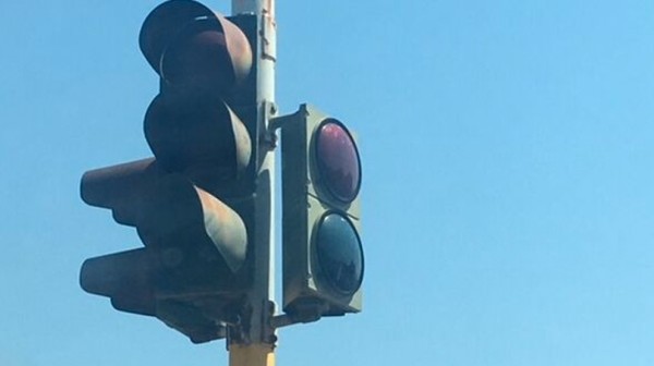 ΧΑΛΚΙΔΑ: Νέα φανάρια στη διασταύρωση Ληλαντίων και Ορέστη Μακρή