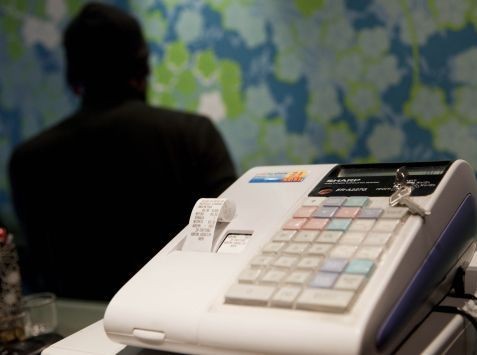 Αντί για τον ... έρωτα μπήκαν κλέφτες σε γνωστό βιβλιοπωλείο της Χαλκίδας