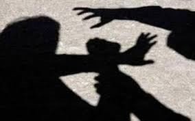 Έδειραν 85χρονο και έφυγαν με το ΙΧ του
