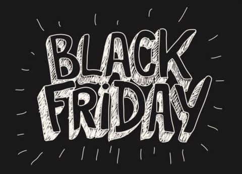 BLACK FRIDAY: Εκατοντάδες άνθρωποι περίμεναν να ανοίξουν οι πόρτες (VIDEO)