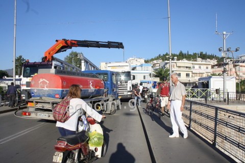 Να γίνει έλεγχος από την Τεχνική Επιθεώρηση στη γέφυρα του Ευρίπου