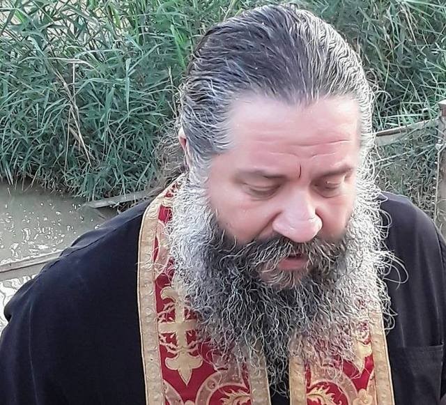 ΙΕΡΕΑΣ-ΚΟΥΚΑΚΙ: Γονείς με παιδιά μού ζητούσαν να κοινωνήσουν, έκανα το σωστό