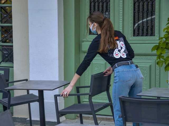 ΚΟΡΩΝΟΪΟΣ: Αρχίζουν σαρωτικοί έλεγχοι για ανεμβολίαστους σε καταστήματα εστίασης