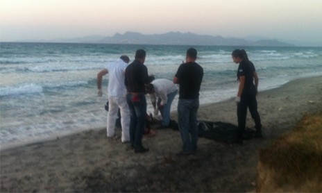 ΣΤΥΡΑ: Πυκνό μυστήριο με πτώμα που ξεβράστηκε στον Αλμυροπόταμο