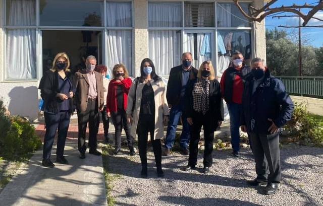 Διανομή τροφίμων και ποτών σε πλημμυροπαθείς κατοίκους του Ληλάντιου