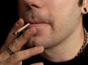 Πήγαν στη Ριτσώνα να καπνίσουν χασίς και βρέθηκαν στο ...φρέσκο
