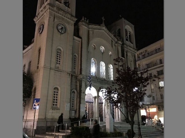 ΧΑΛΚΙΔΑ: Βραδινή θεία λειτουργία στο ναό του Αγίου Νικολάου