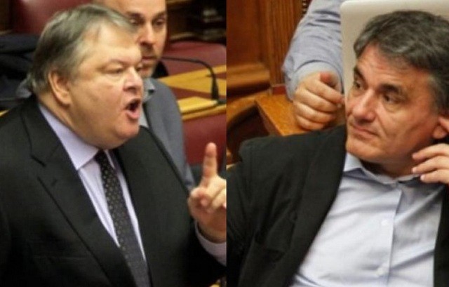 ΒΕΝΙΖΕΛΟΣ ΣΕ ΤΣΑΚΑΛΩΤΟ: Εσείς σηκώνετε και τα πόδια (VIDEO)