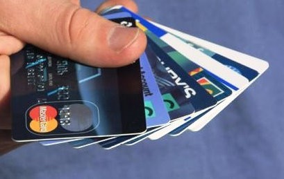 Καμπανάκι κινδύνου για τις ανέπαφες κάρτες