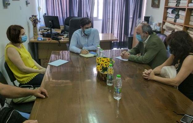 Περιοδεία του Γιώργου Μαρίνου στο Κέντρο Υγείας Ψαχνών και στο Νοσοκομείο Χαλκίδας