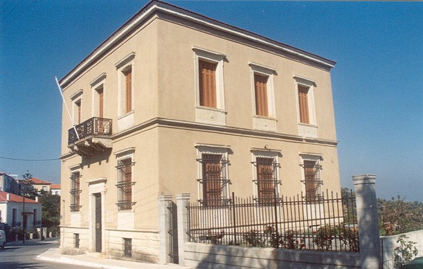 Οικογενειακή καλλιτεχνική έκθεση στο Λαογραφικό Μουσείο Κύμης