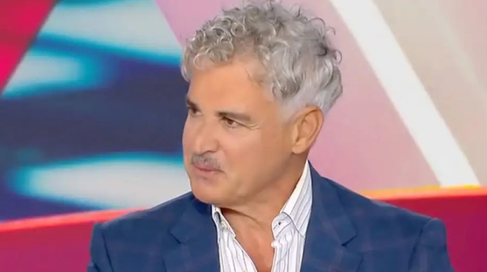 Ο Άρης Σπηλιωτόπουλος απαντά σε όσους σχολίασαν το νέο του look