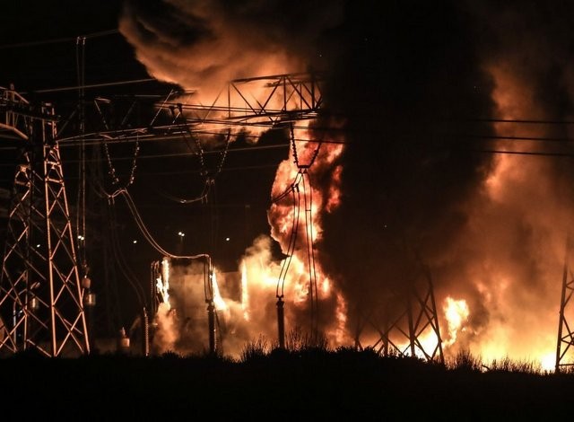 Αττική, Πελοπόννησος και Αργολίδα βυθίστηκαν στο σκοτάδι την Κυριακή το βράδυ (VIDEO)