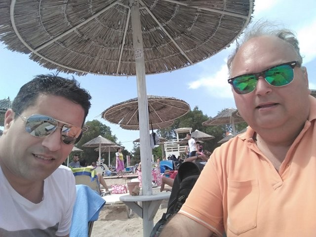 Πρωτομαγιά με μπανάκι στις Αλυκές