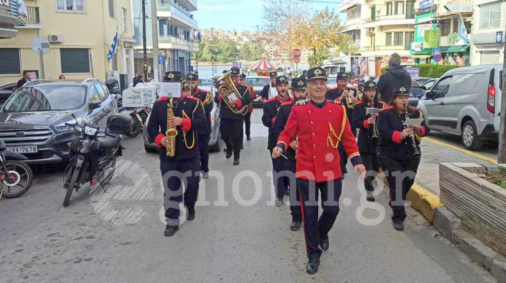 ΧΑΛΚΙΔΑ: Από νωρίς στους δρόμους η Φιλαρμονική την παραμονή των Χριστουγέννων