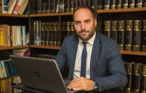 ΣΥΡΙΖΑ: Να μπει τέλος στην ομηρία συμβασιούχων που καλύπτουν πάγιες και διαρκείς ανάγκες στους ΟΤΑ