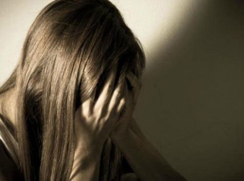 Πασίγνωστο μοντέλο κατήγγειλε τον βιασμό της από επιχειρηματία