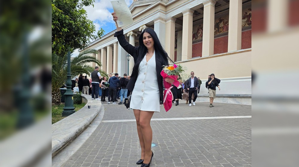 Η Μιμίκα Κοκκίνου πήρε το πτυχίο της (ΦΩΤΟ)