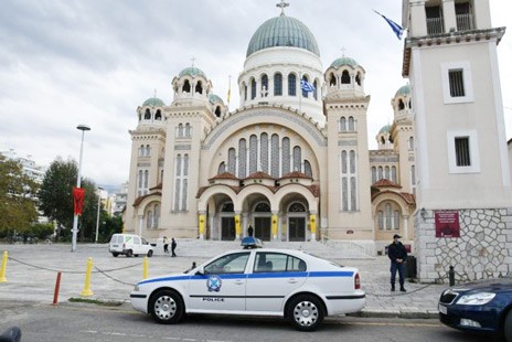 ΑΓΙΟΣ ΑΝΔΡΕΑΣ ΠΑΤΡΑ: Κεκλεισμένων των θυρών η Θεία λειτουργία